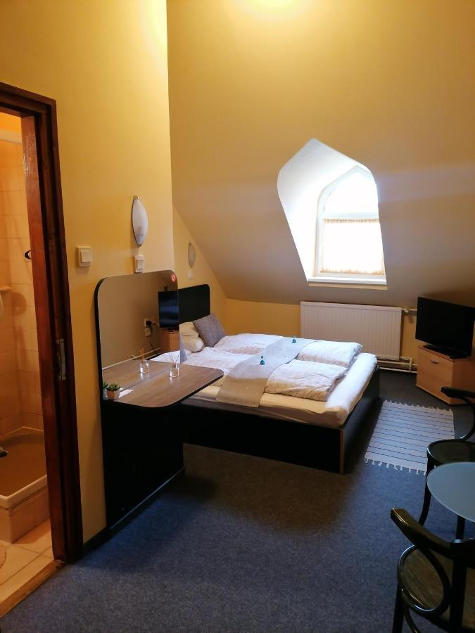 Bianco Apartment Sopron Ngoại thất bức ảnh