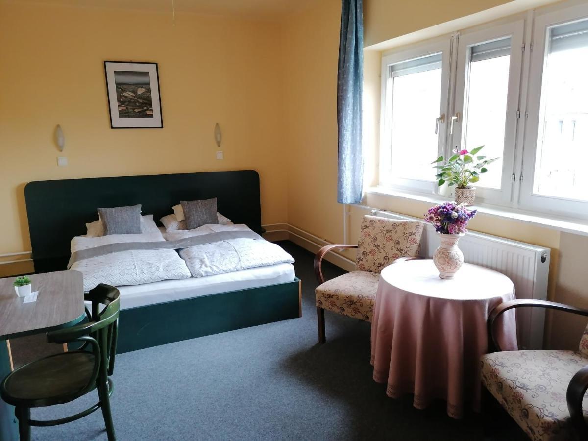 Bianco Apartment Sopron Ngoại thất bức ảnh