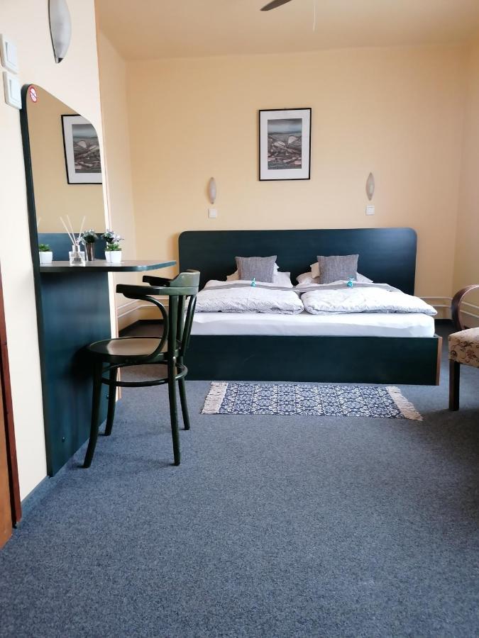 Bianco Apartment Sopron Ngoại thất bức ảnh