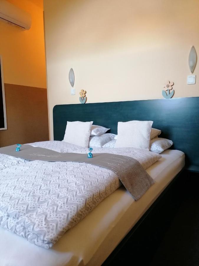 Bianco Apartment Sopron Ngoại thất bức ảnh
