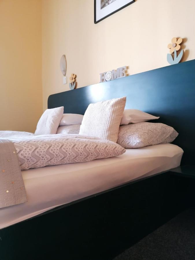 Bianco Apartment Sopron Ngoại thất bức ảnh