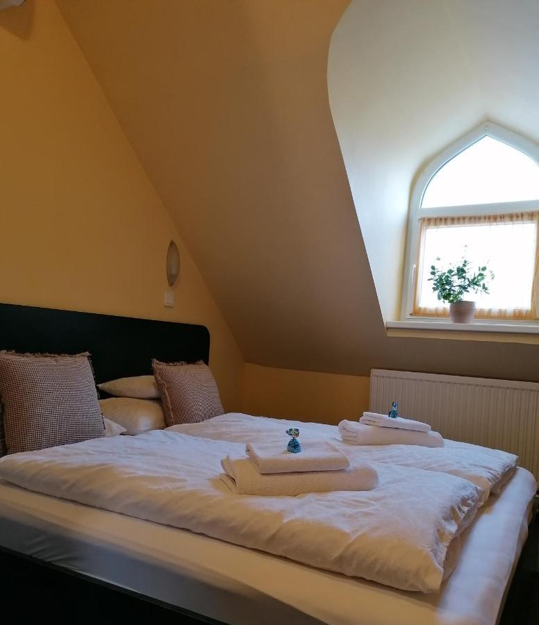 Bianco Apartment Sopron Ngoại thất bức ảnh
